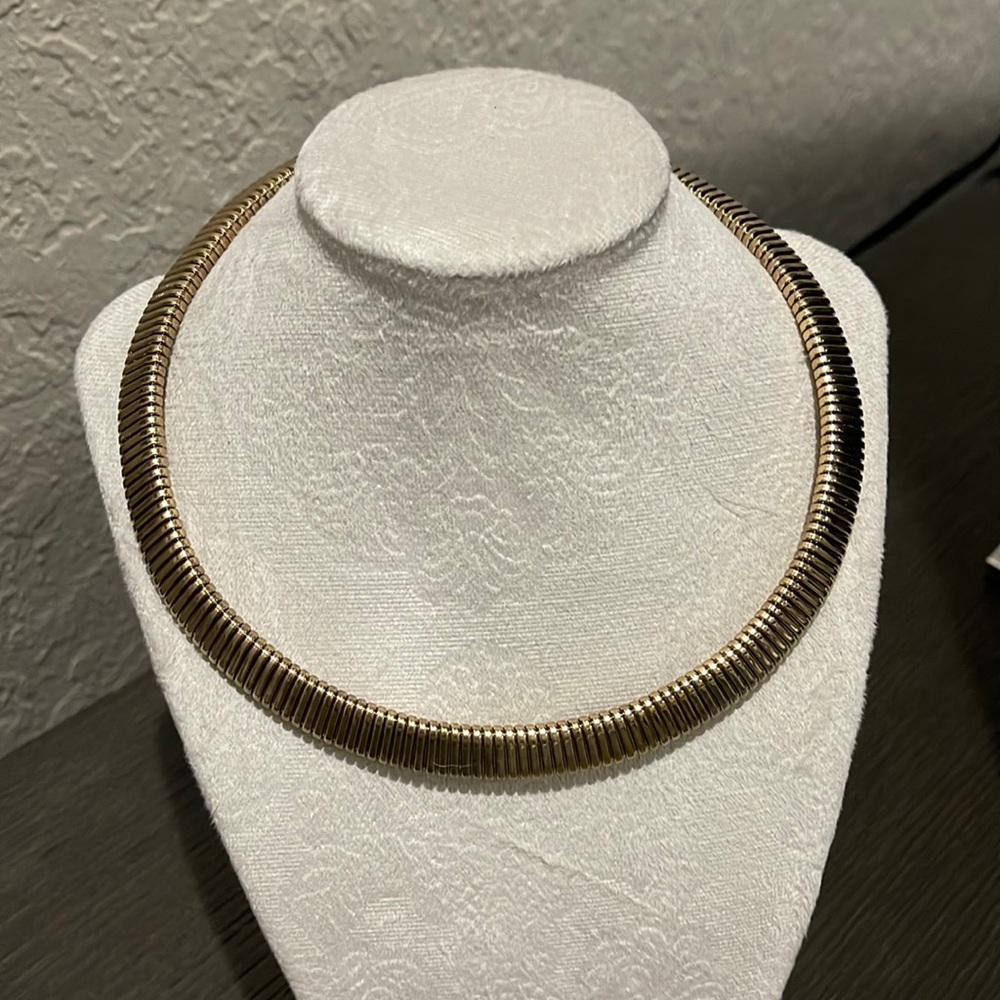 Gold choker necklace
